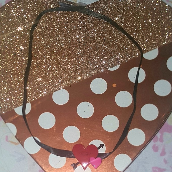 Choker - Picture 2 of 3